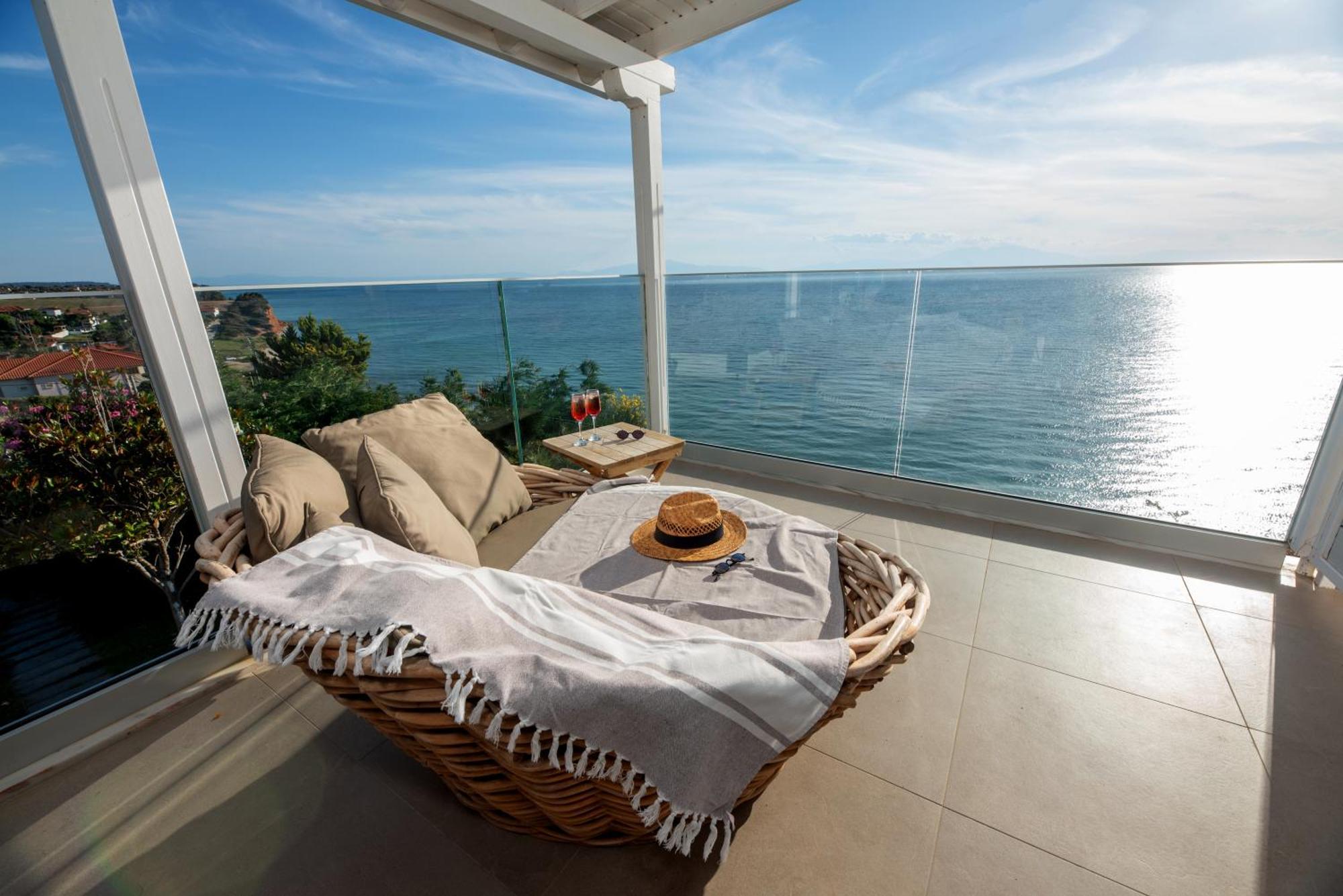 Thea Suites Potidea Nea Poteidaia Exterior foto