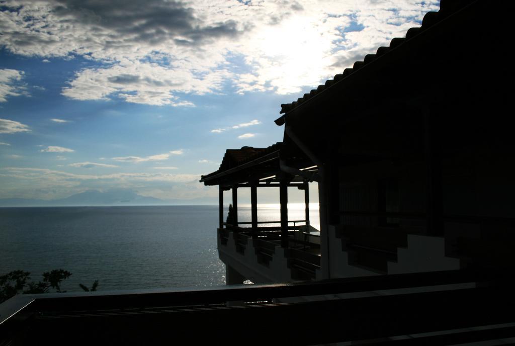 Thea Suites Potidea Nea Poteidaia Exterior foto