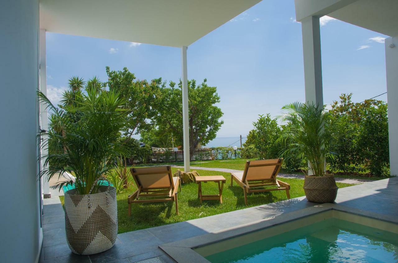 Thea Suites Potidea Nea Poteidaia Exterior foto